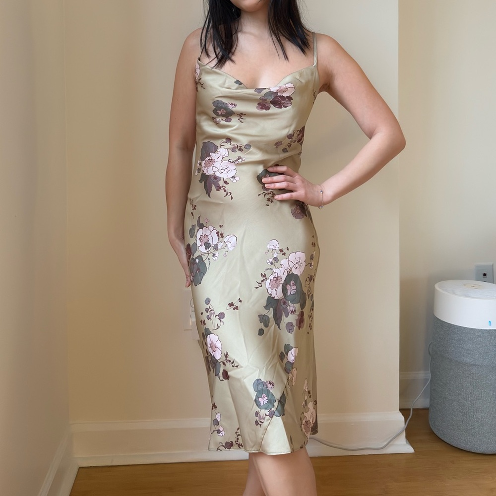 Aritzia champagne floral satin midi slip dress with cowl neck - Picture 2 of 7